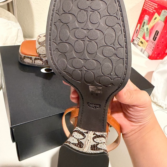 Signature Crystal Platform Sandal Coach 2026 - Picture 4 of 6